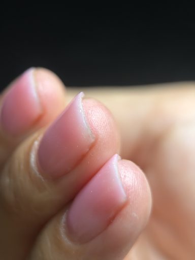 Roze natuurlijke nagelbehandeling bij Equipar